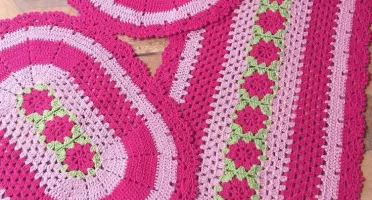🌸 Jogo de Crochê Artesanal – Delicadeza e Elegância para su