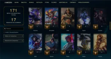 Platina 4 com 70 Champs e 8 Skins