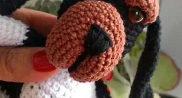 Mini Basset - Amigurumi de Crochê