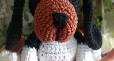 Mini Basset - Amigurumi de Crochê