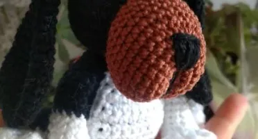 Mini Basset - Amigurumi de Crochê