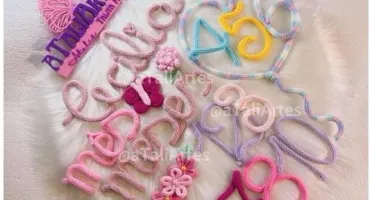 Kit Mêsversário Flores e Borboleta + Nome personalizado