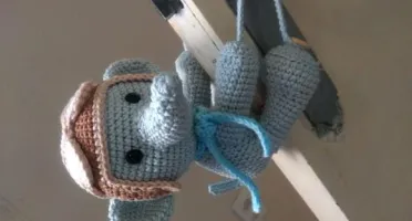 Segura Porta Mini Elefante em Amigurumi