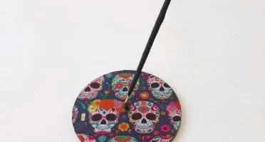 Porta Incenso Caveira Festiva