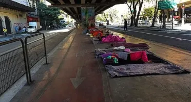 Doe para moradores de rua de Sp