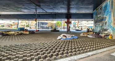 Doe para moradores de rua de Sp