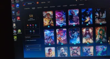 Conta LoL com várias skins lendárias