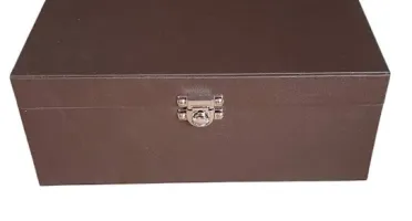 Porta-Joias Marrom de 4 Andares