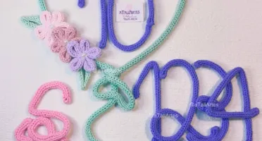 Kit Mêsversário Coração Florido + Nome em Tricotin
