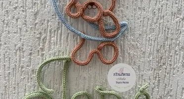 Porta Maternidade Ursinho na lua de tricotin