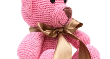 Urso Rosa Laço Dourado Amigurumi