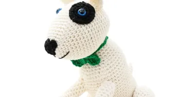 Cachorro Bacon Bull Terrier em amigurumi