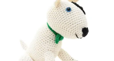 Cachorro Bacon Bull Terrier em amigurumi
