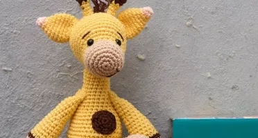 Amigurumi Girafinha Clássica Quarto de Bebê
