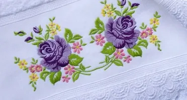 Jogo de Toalhas Floral com Guipir