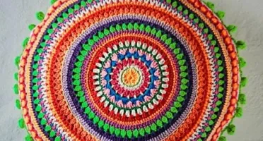 Capa de Almofada Mandala Bali em Crochê