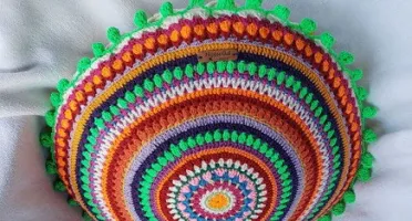 Capa de Almofada Mandala Bali em Crochê