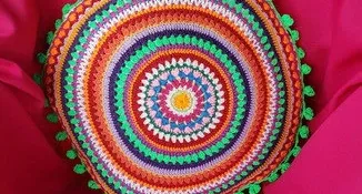 Capa de Almofada Mandala Bali em Crochê