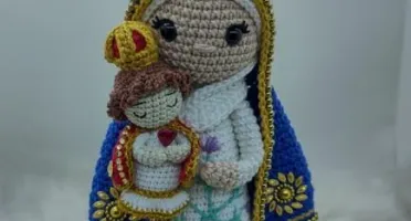 Nossa Senhora do Bom Parto em Crochê Amigurumi