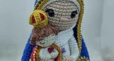 Nossa Senhora do Bom Parto em Crochê Amigurumi