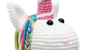 Unicórnio asas bordadas em amigurumi