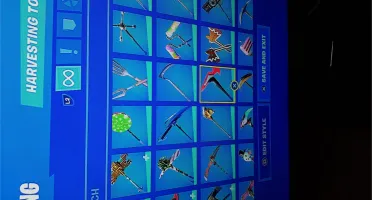 Conta fortnite com quase todas skins de passe + algumas loja