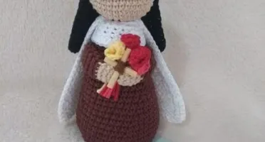 Santa Terezinha ou Nossa senhora em Crochê
