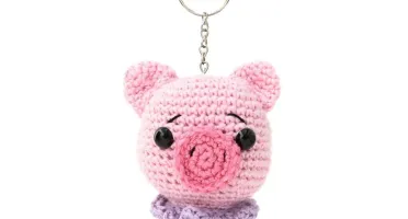 Chaveiro porco rosa em amigurumi