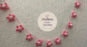 Varal de Flores Personalizadas em Tricotin