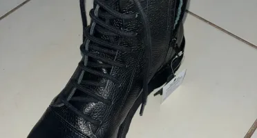 Vendo Bota Vittal Preta em Couro