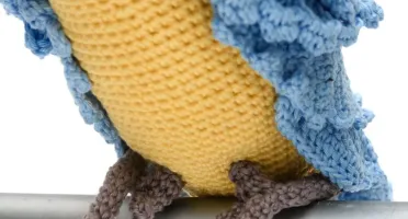Arara em amigurumi