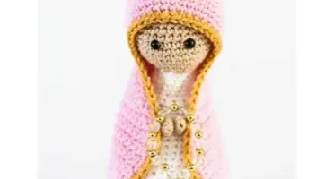 Nossa Senhora em Amigurumi Rosa