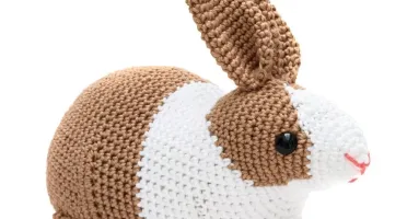 Coelho holandês fofo em amigurumi