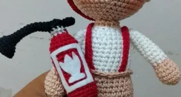 Amigurumi Chocalho Bombeiro