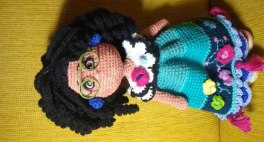 Boneca Mirabel