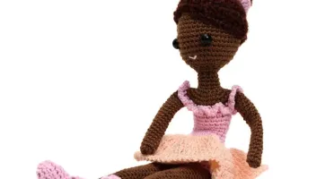 Boneca Bailarina Késia em amigurumi