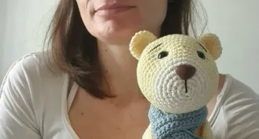 urso com cachecol amigurumi