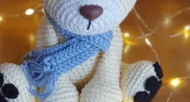 urso com cachecol amigurumi