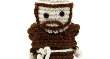 Mini São Francisco de Assis em amigurumi