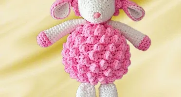 Carneirinho Pipoca Rosa Chiclete - feito a mão, crochet,