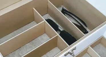 Porta-Óculos Branco com 10 Divisões