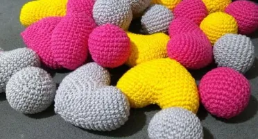 Corações e Bolinhas em Crochê 3D