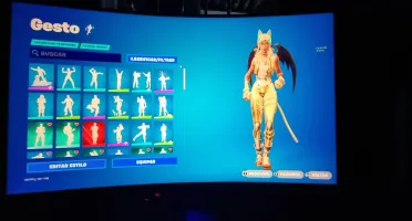 Conta Fortnite Season 4 (+ Ikonic, Orange Justice...etc) PC