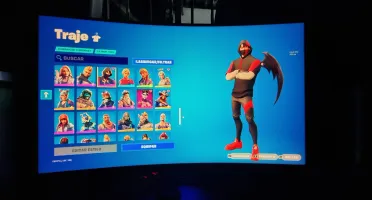 Conta Fortnite Season 4 (+ Ikonic, Orange Justice...etc) PC
