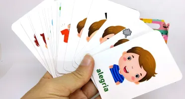 Baralho das Emoções com 18 Cartas e Caixinha