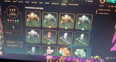 Vendo conta de lol esmeralda 3 level 534 com diversas skins
