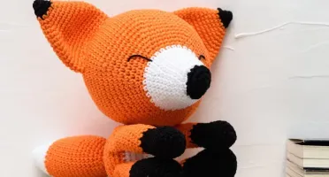 Raposa Soneca Amigurumi Decoração Infantil Artesanal