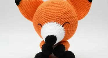 Raposa Soneca Amigurumi Decoração Infantil Artesanal