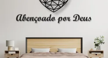 Coração e Frase Abençoado por Deus em MDF Preto