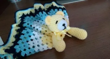 Naninha ou Manta do Apego em Crochê - Ursinho